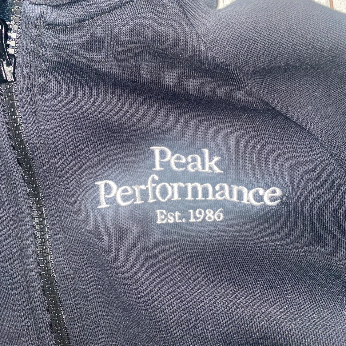 Svart hoodie Peak Performance XS - 2
