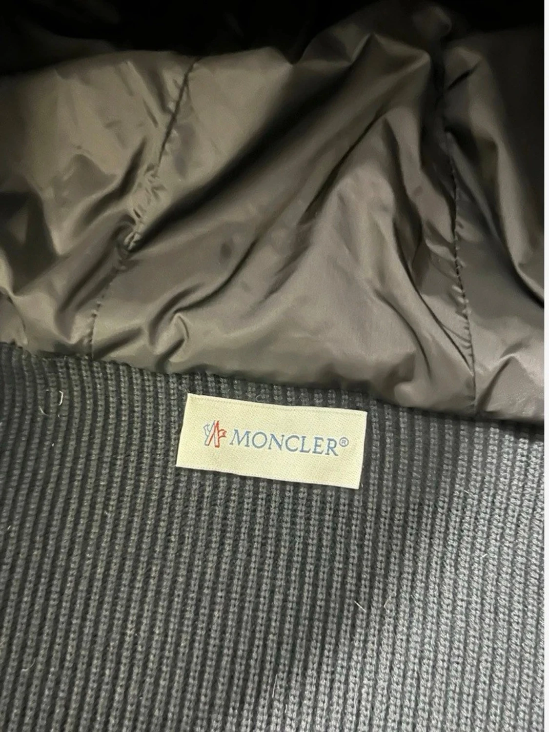 Svart pufferjacka från Moncler - 3