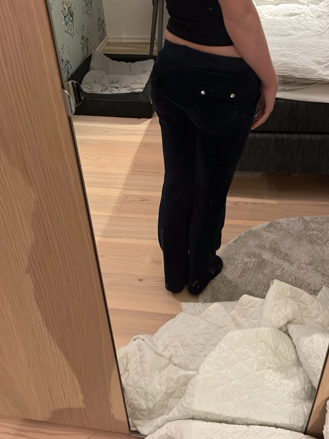 Mörkblåa juicy byxor - 1