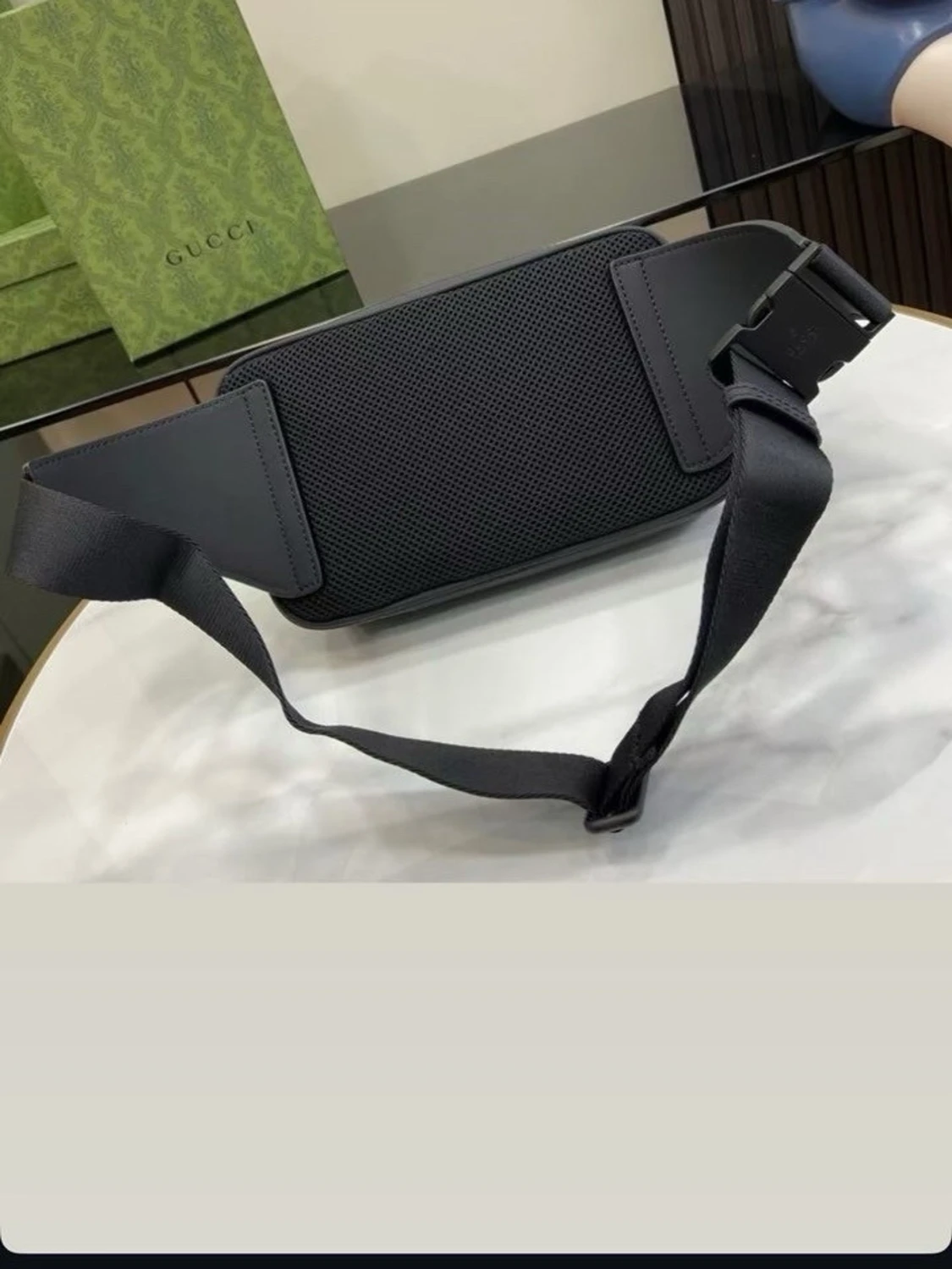 Svart magväska från Gucci i skinn - 2