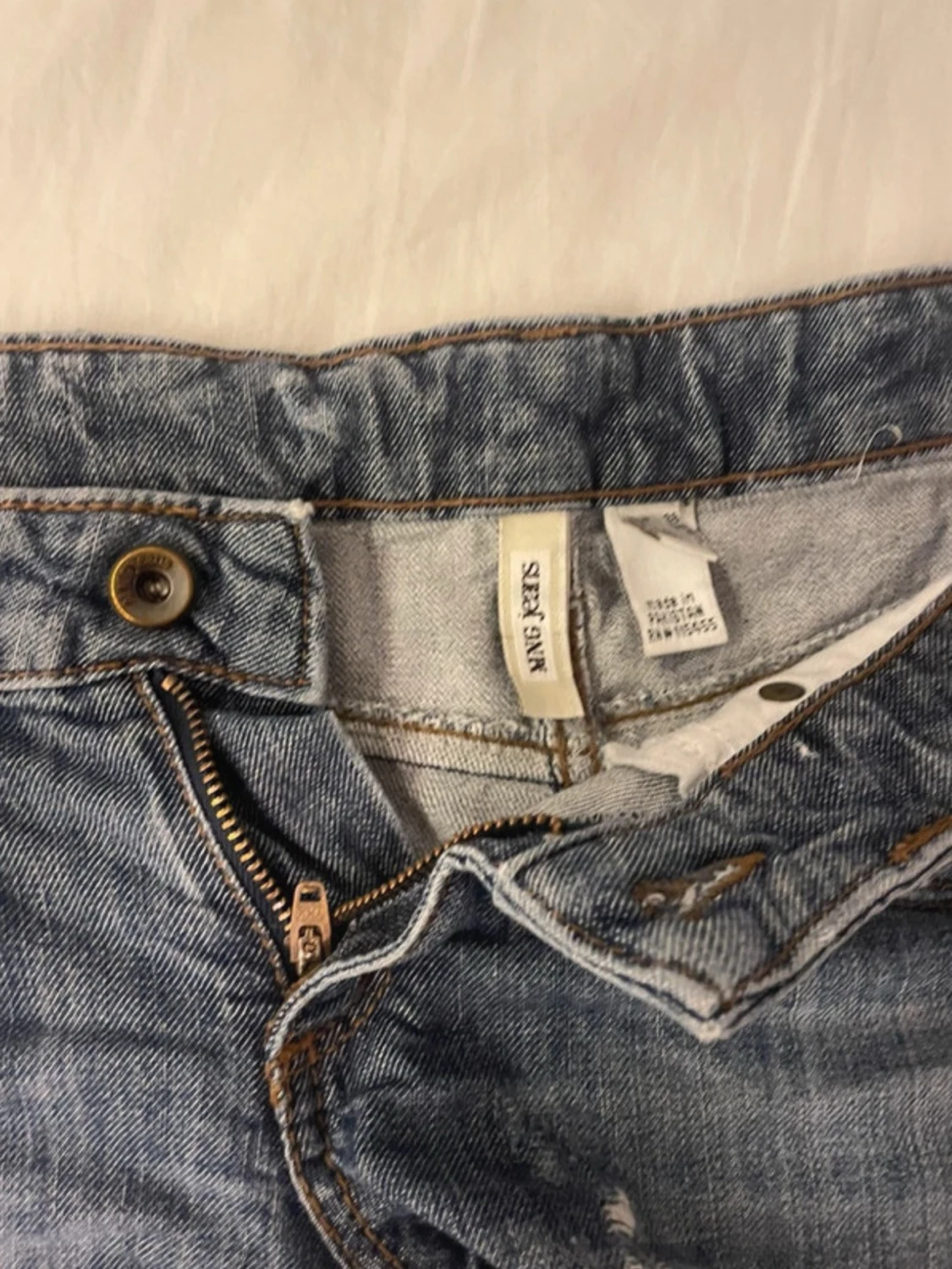Blå low waisted jeansshorts från MNG Jeans - 1