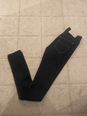 3 tiger of sweden jeans  - 3 tos jeans 