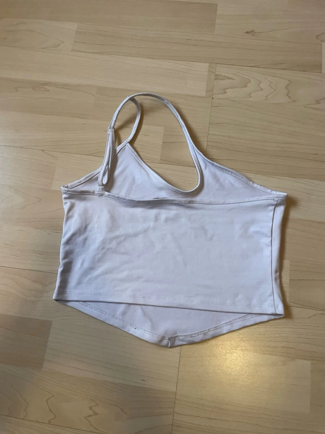 Vit asymmetrisk croppad linnetopp - 3