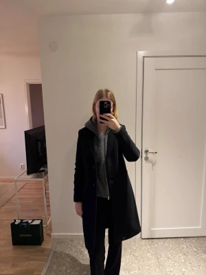 Svart kappa - Perfekt kappa!