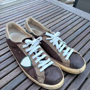 Phillipe Model skor - Phillipe Model skor i grymt skick, storlek 45, för endast 1099:-. Fynda!🤑