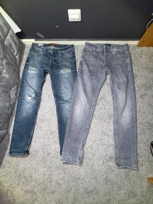 Två pack jack and jones jeans - Två pack jack and jones jeans. 27/32 pris går att diskutera