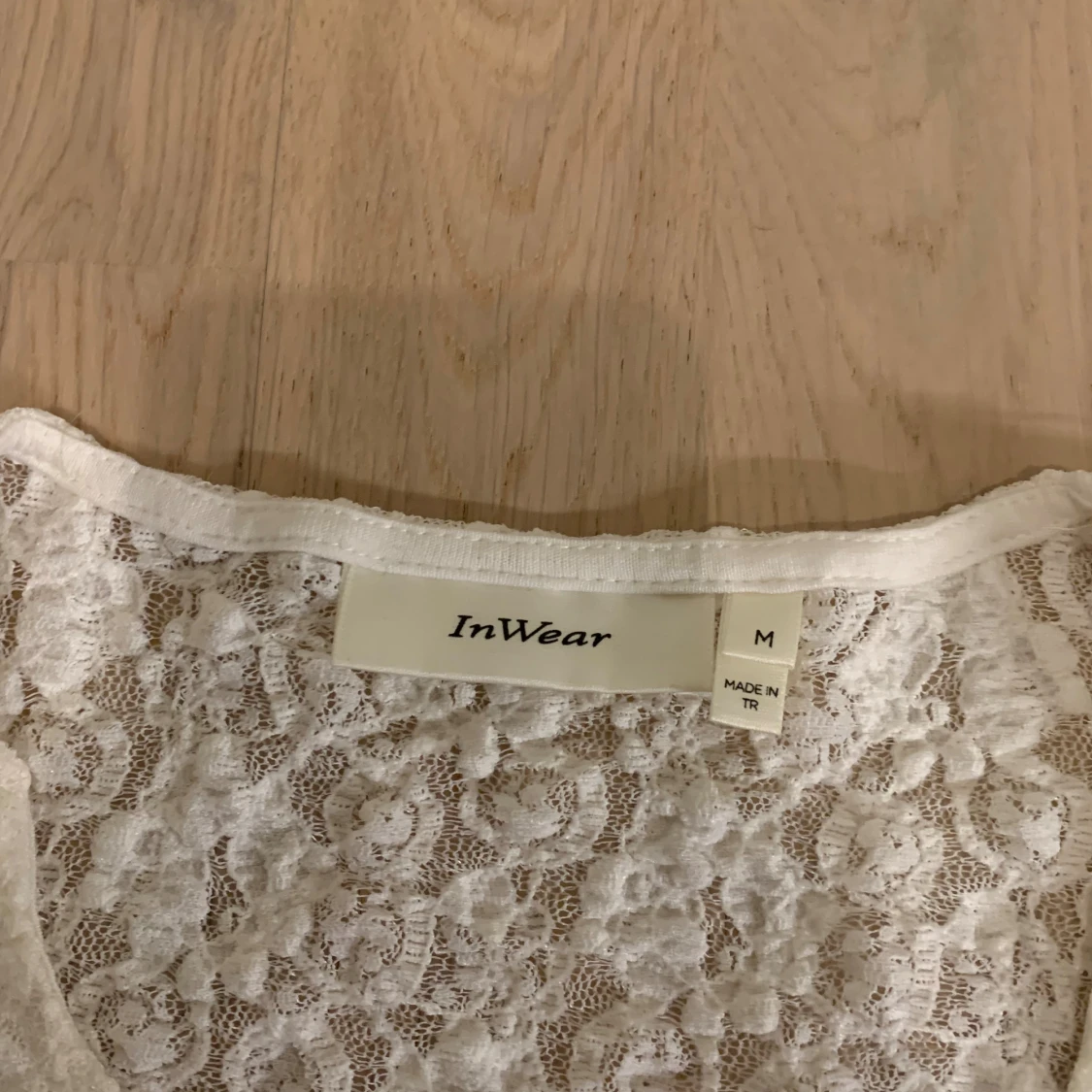 Vit spetsig linnetopp från InWear - 1