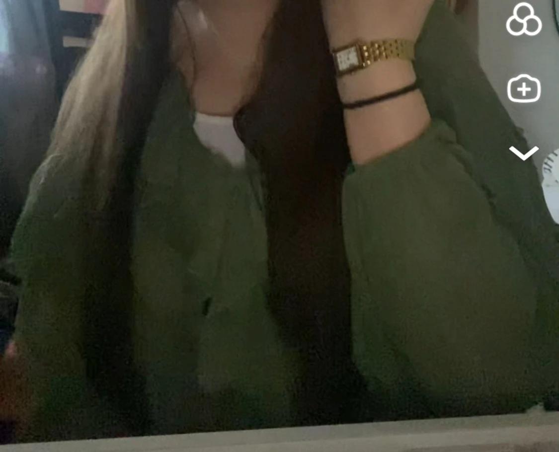 Olivgrön blus med volanger från Zara - 3