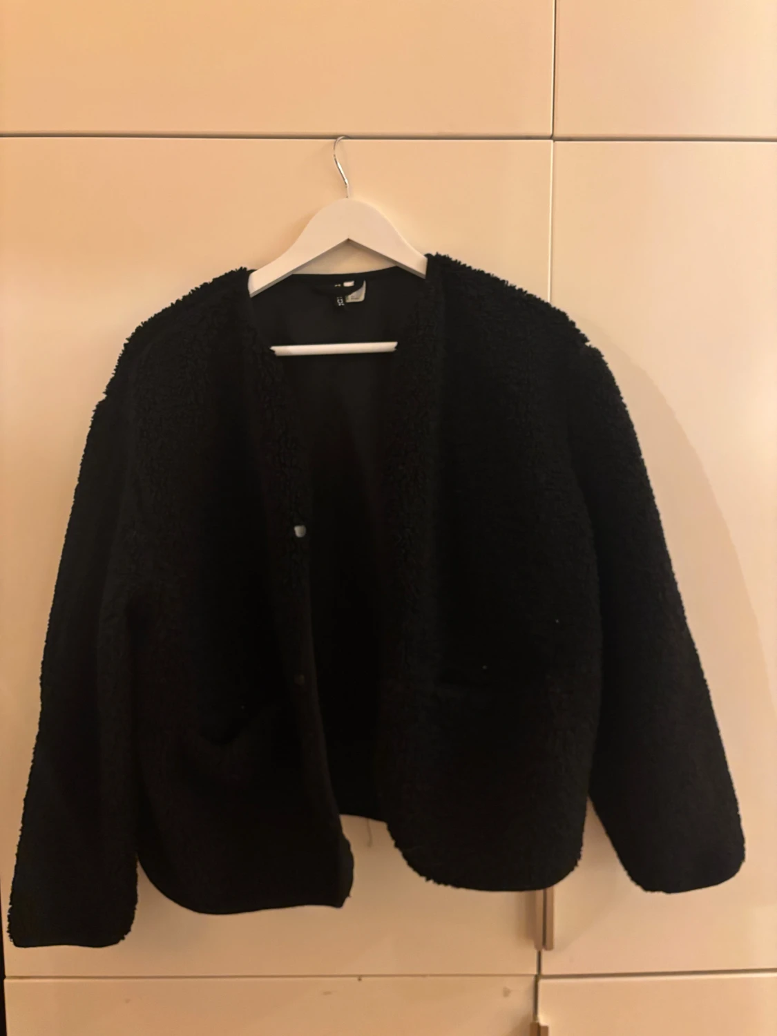 Svart teddyjacka från H&M