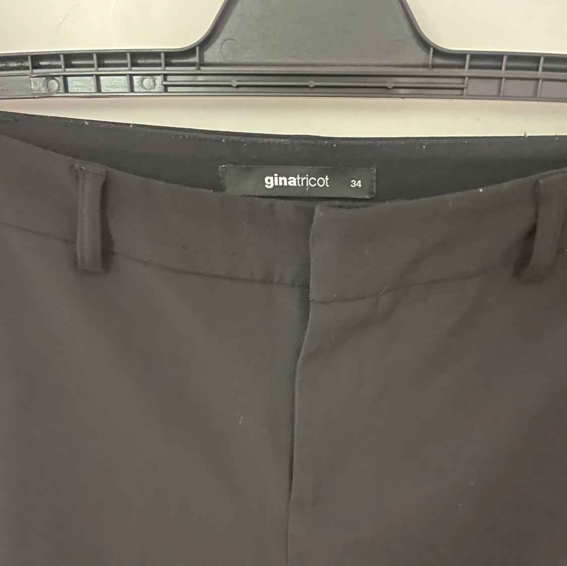 Svarta kostymbyxor Gina Tricot 34 - 1