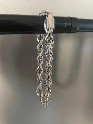 Cordell 8mm PVD silverpläterat armband  - Cordell i rostfritt stål med PVD silverplätering!