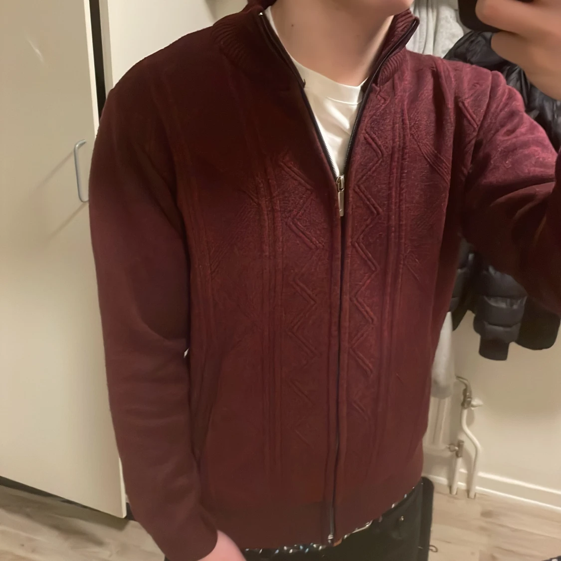 Vinröd stickad cardigan  - 1