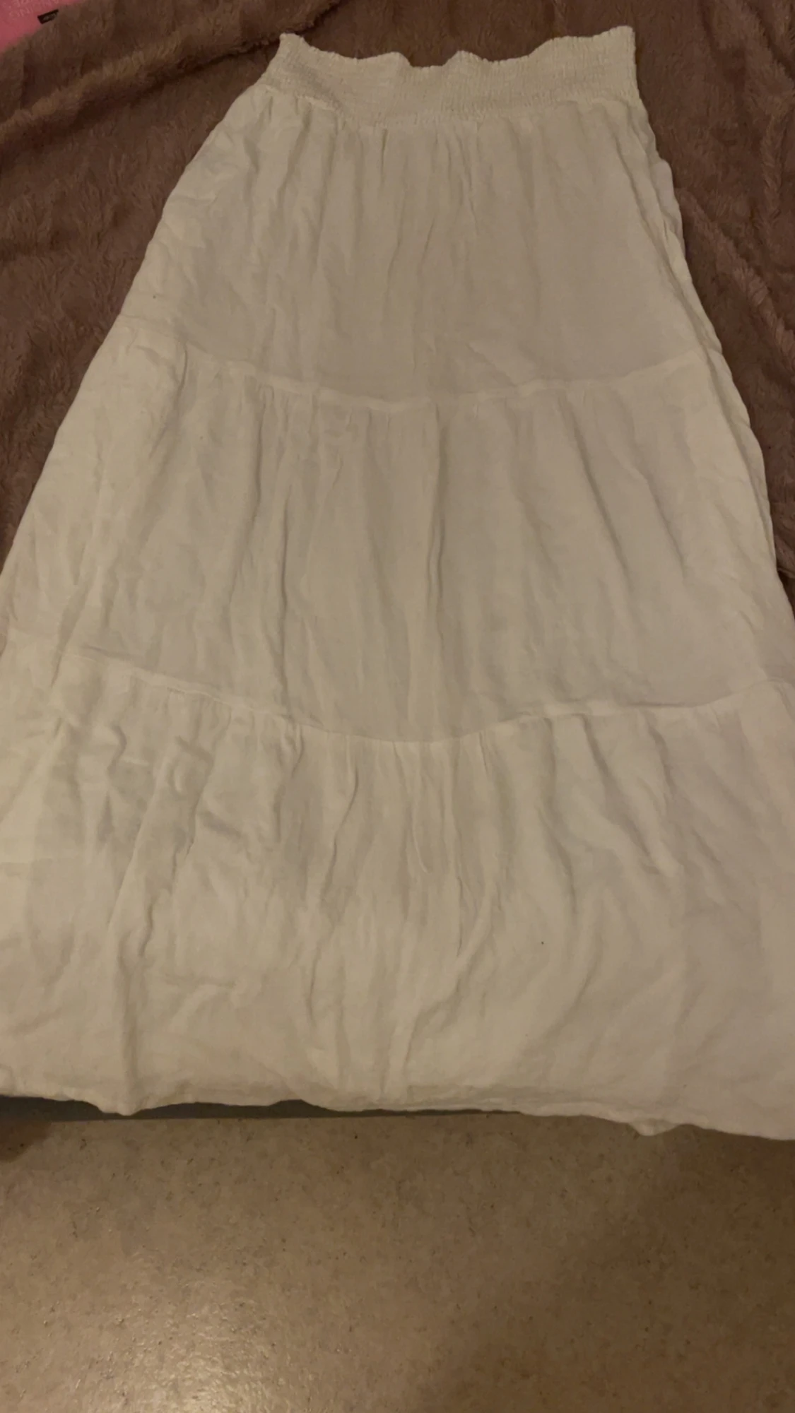 Vit långkjol från 157, storlek M