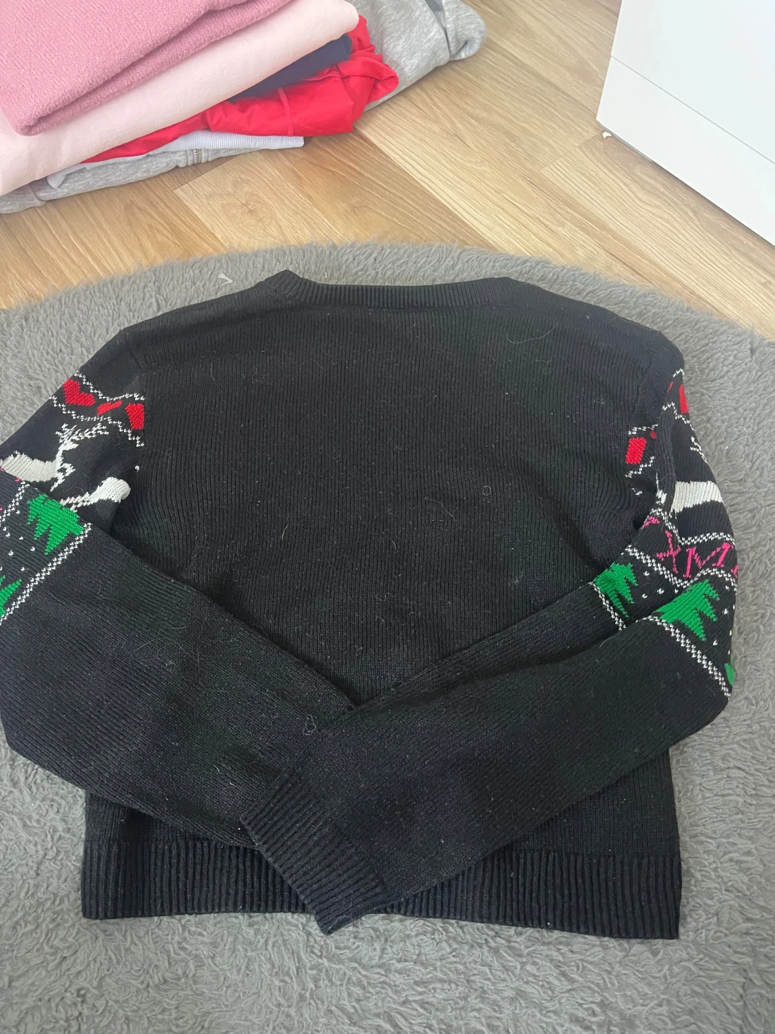 Svart jultröja med renar från H&M - 2