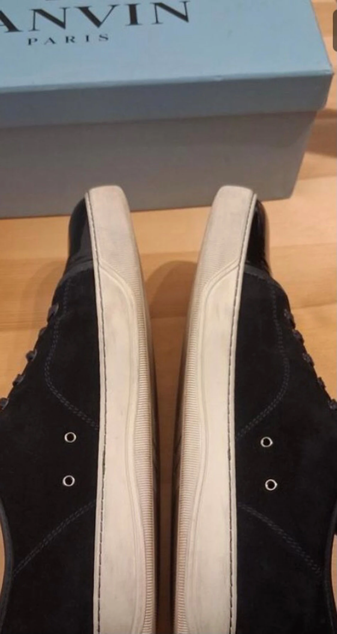 Svarta sneakers från Lanvin i mocka - 2