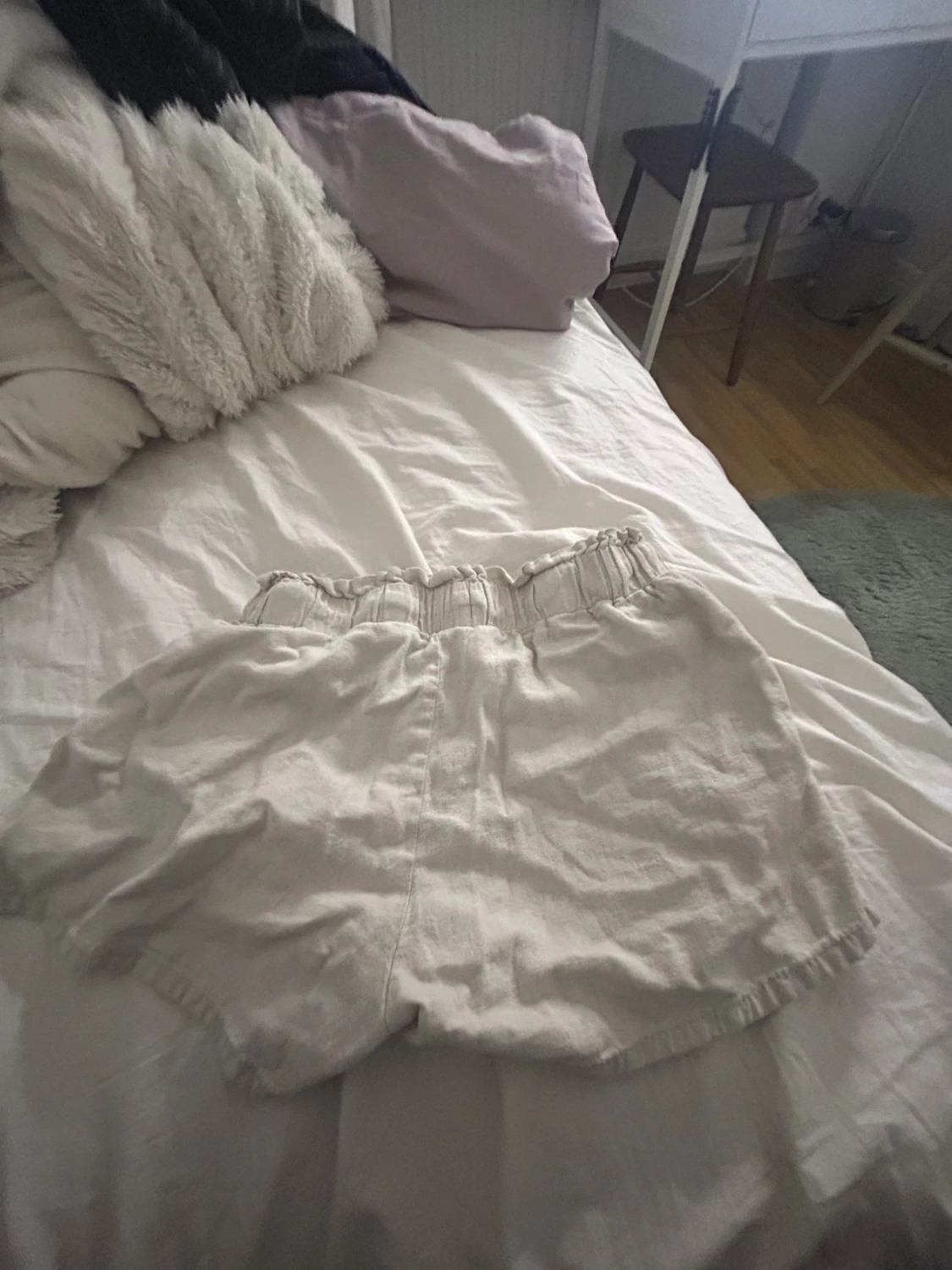 Beige linneshorts från Lindex med snörning - 2