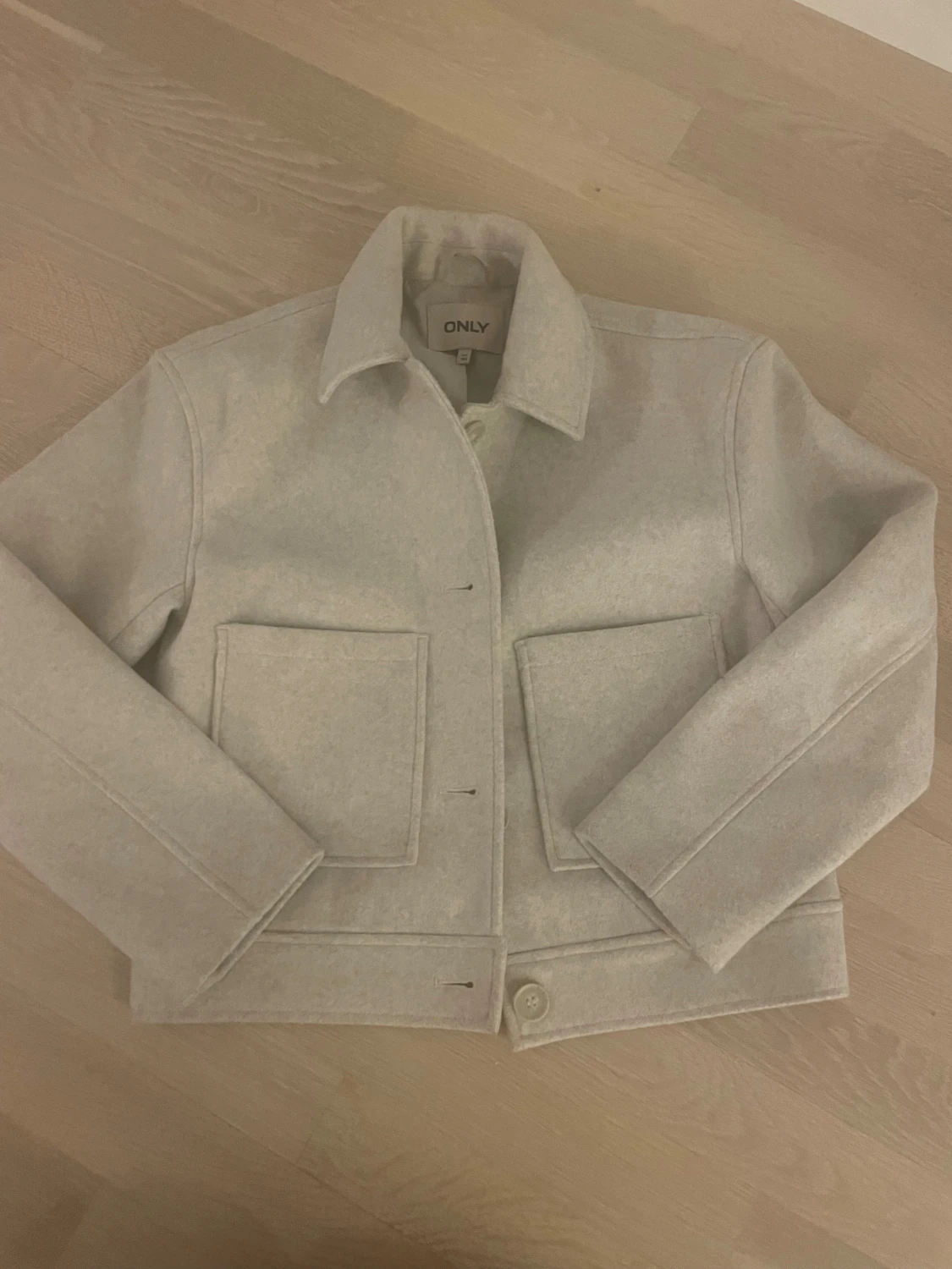 Beige jacka från ONLY