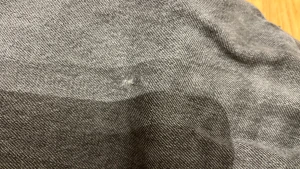 Zara jeans - Jag säljer ett par gråa raka zara jeans. Eventuella defekter finns på bild 3