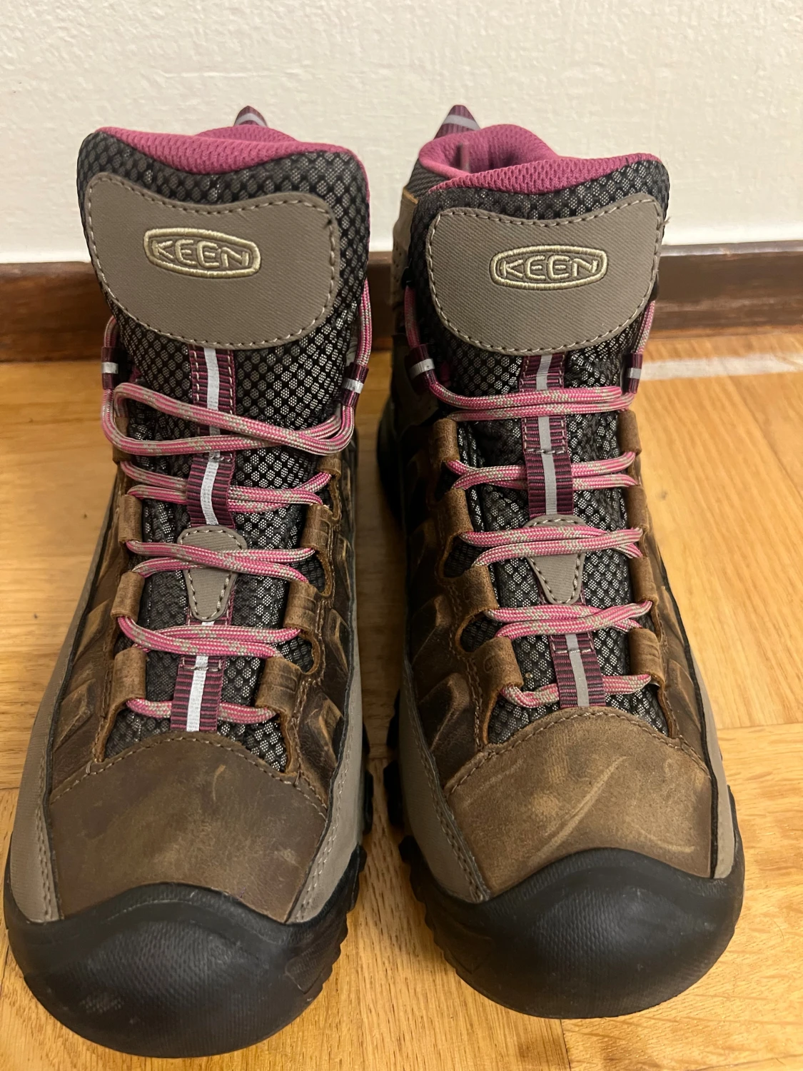 Keen vandringskängor brun/rosa 39.5