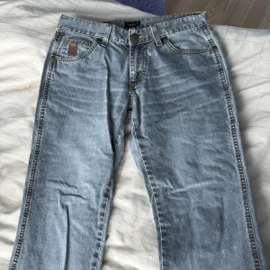 Vintage Crocker Bronson  jeans W28 L32 - Super snygga vintage bootcut jeans från crocker bronson!