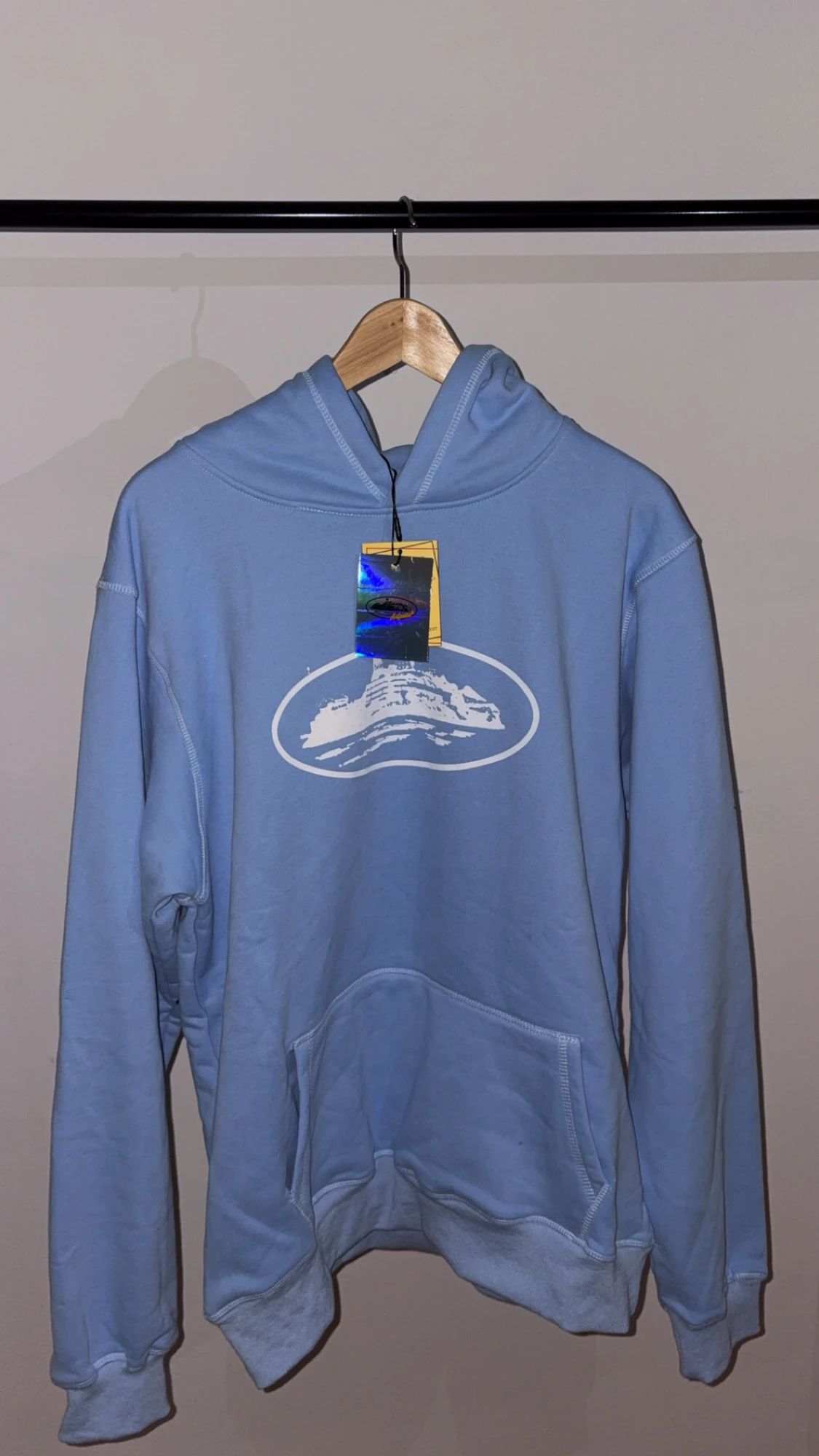 Blå hoodie från Corteiz med tryck