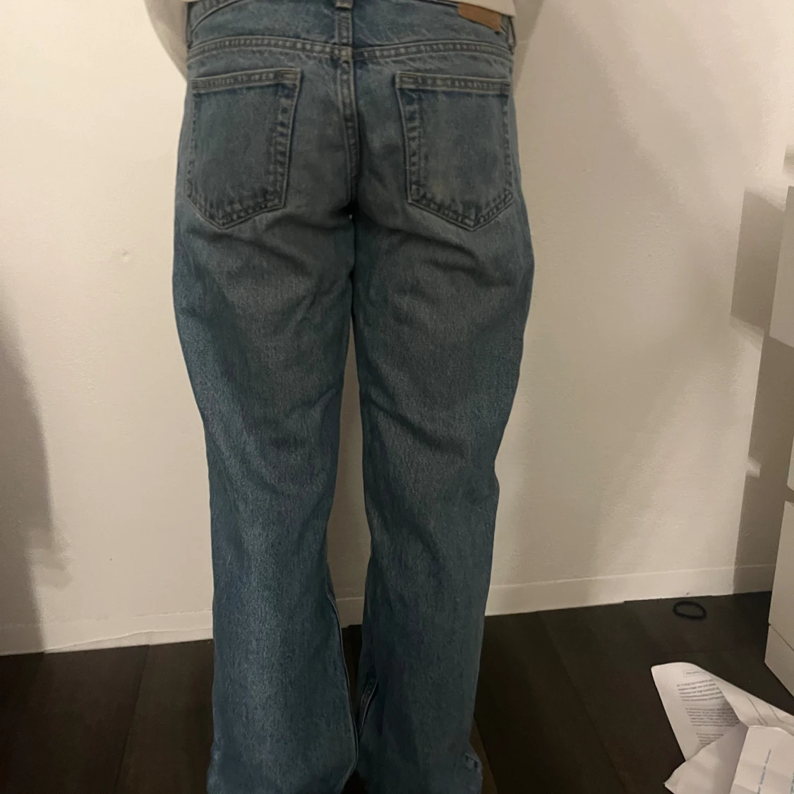 lågmidjade weekday jeans storlek 26/32 - 1