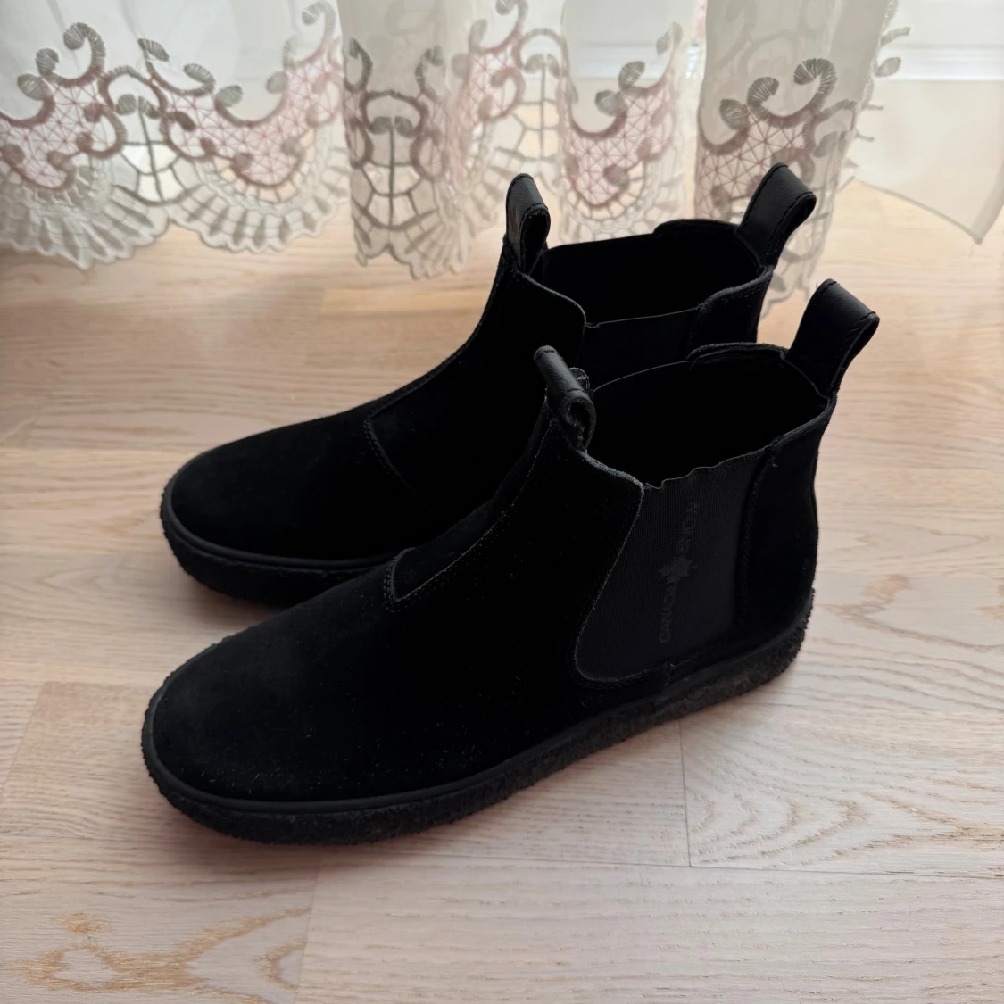 Svarta chelsea boots från Canada Snow