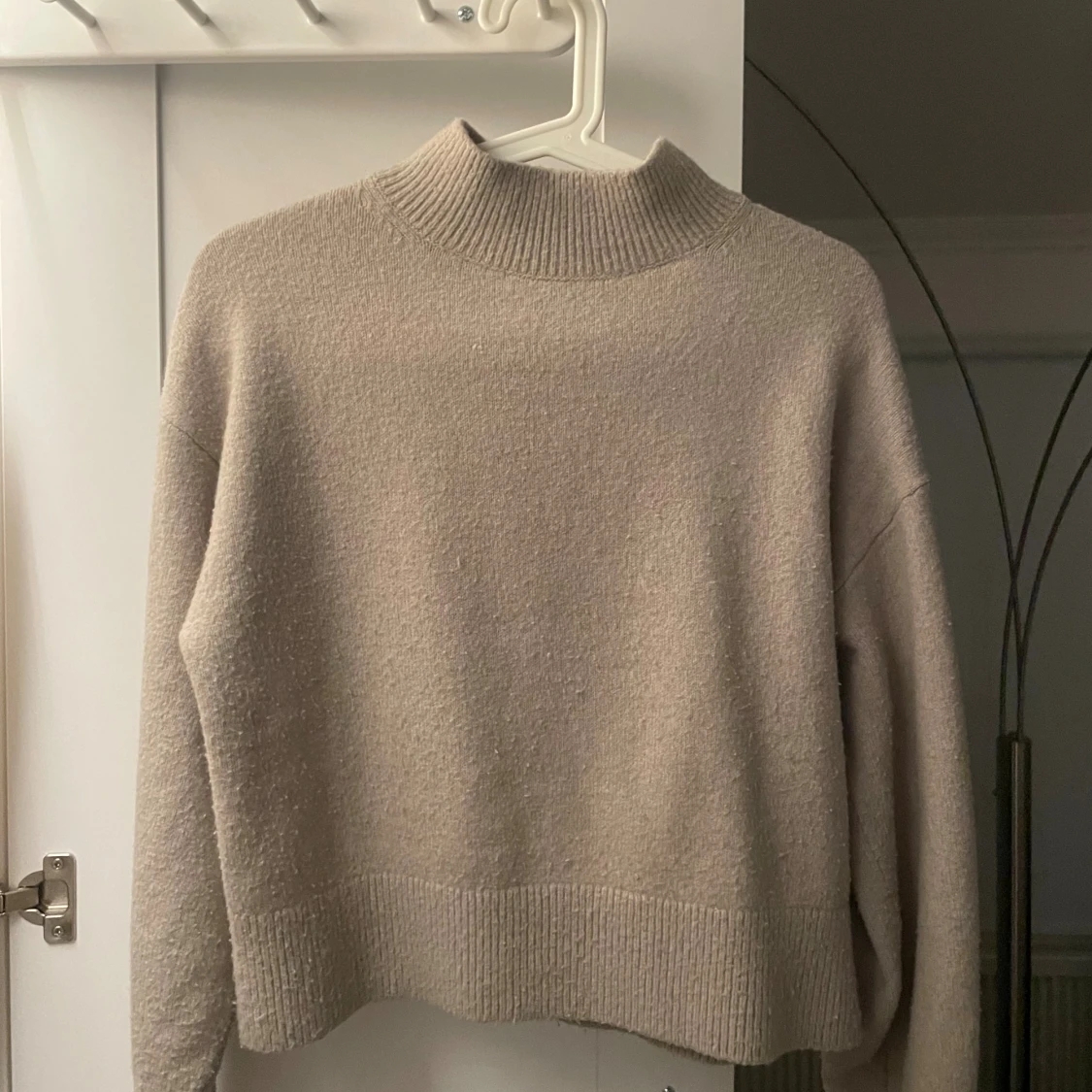 Beige stickad tröja & Other Stories