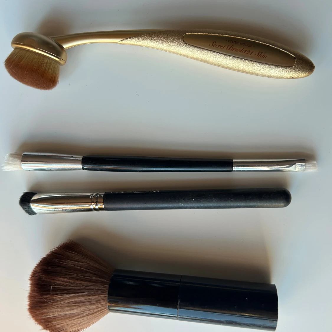 Set med fyra sminkborstar - 2