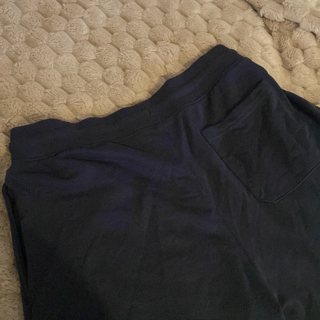 Mörkblå mjuka shorts med snörning - 1