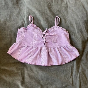 Ljuslila linne  - Gulligt lila linne från new Yorker, storlek S💖