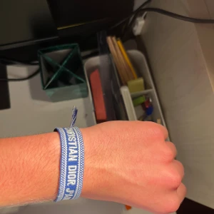 Dior armband. - Lite använd, riktigt bra och fin där den passar till allt. Skriv om ni är intresserade, one size 