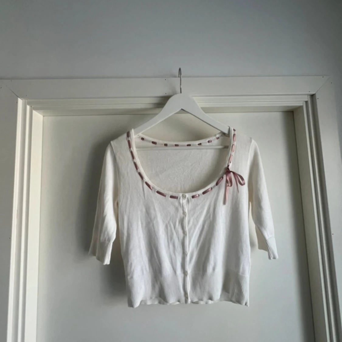 Vit japansk kofta med rosett från ofuon palette - 1