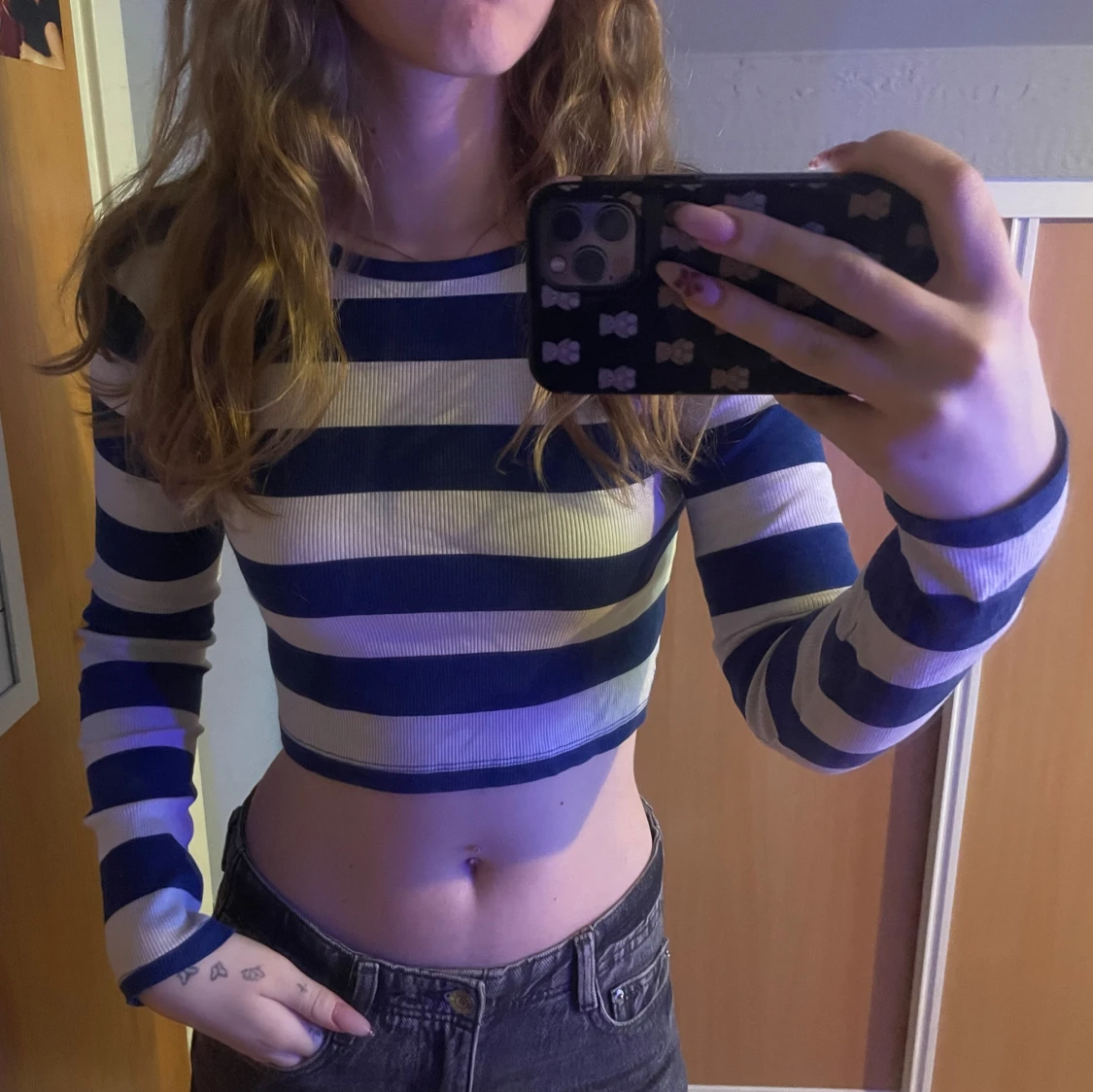 Randig croppad långärmad topp