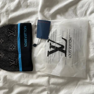 Louiss Vuitton mössa helt ny påsar ingår - Louiss Vuitton mössa helt ny påsar ingår helt ny är de väldigt snygg med fina detaljer följ gjärna våran TikTok Scandinavia_market 