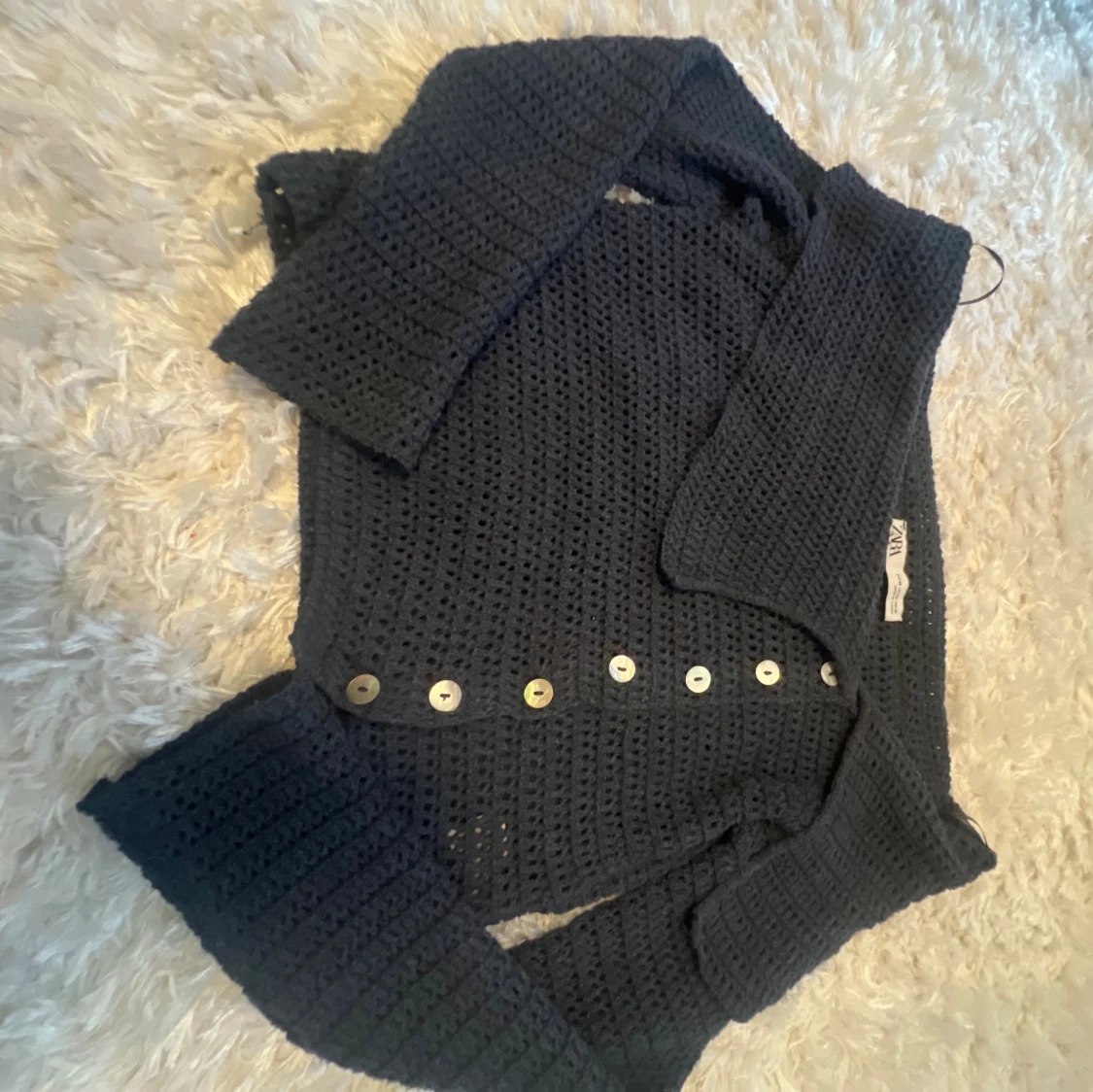 Mörkblå offshoulder kofta från Zara - 1