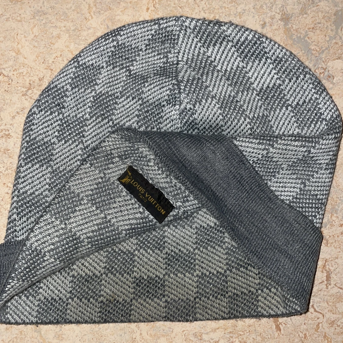 Grå rutig mössa - 2