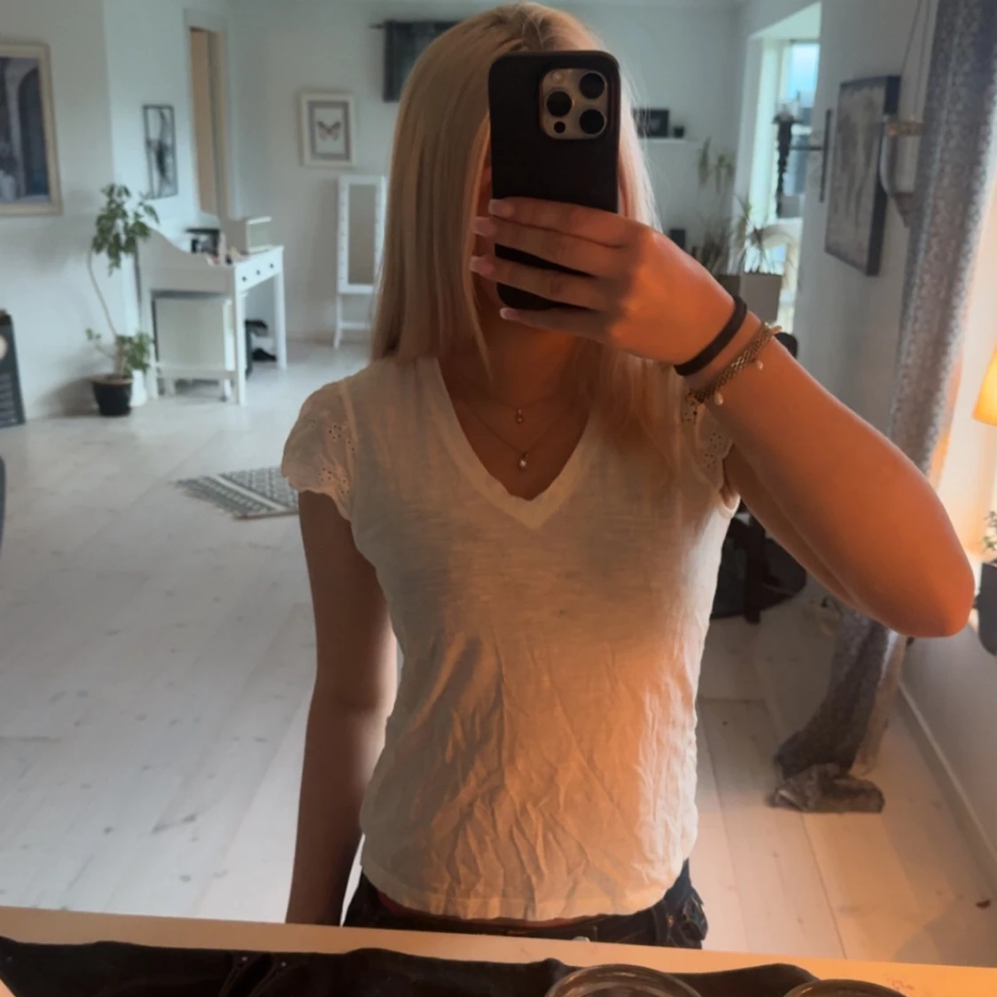 Vit v-ringad topp Holly & Whyte XS - 1