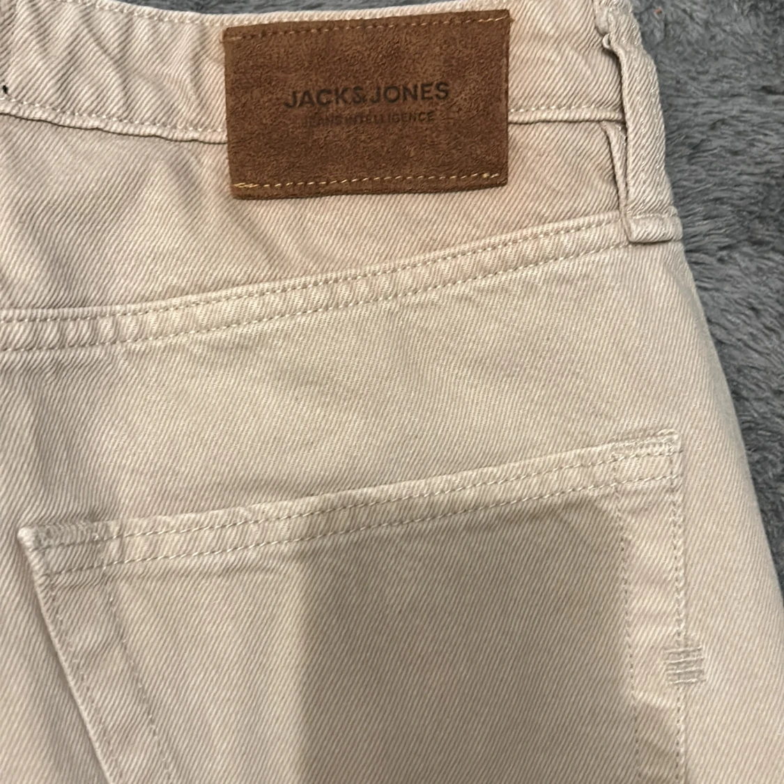 Beige jeans från Jack & Jones - 3