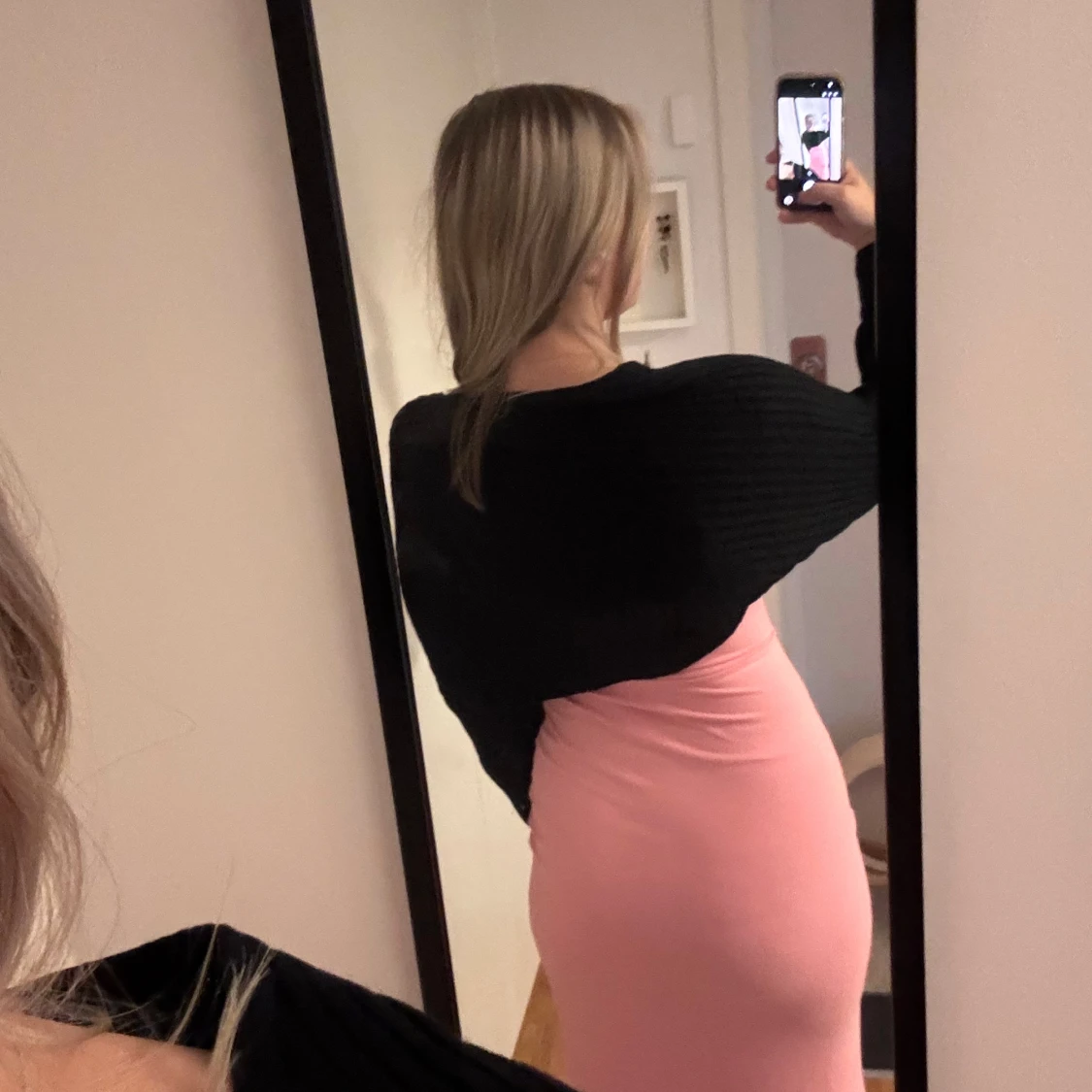 Ribbad croppad kofta i svart och vitt - 4