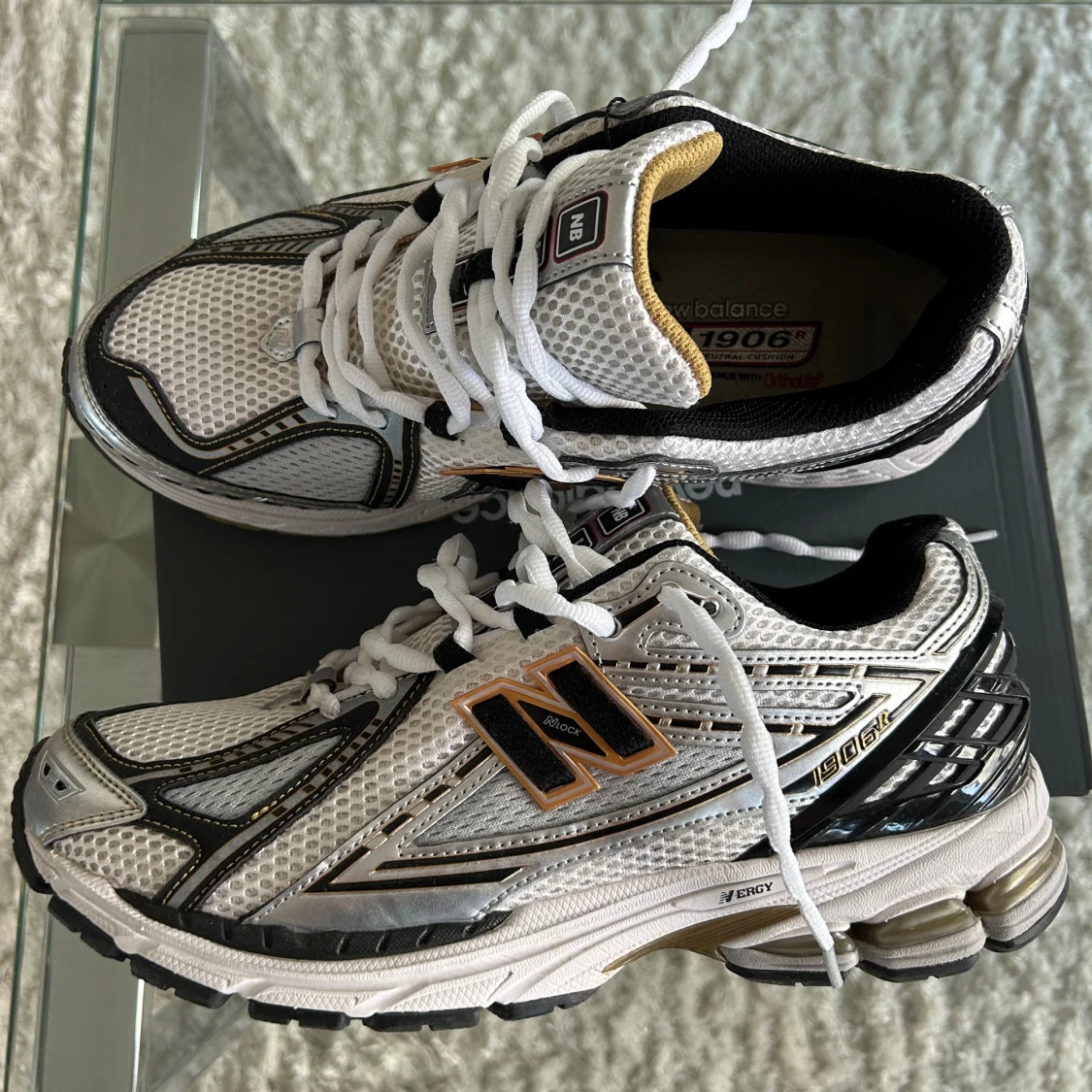 New Balance 1906R vita sneakers - 1