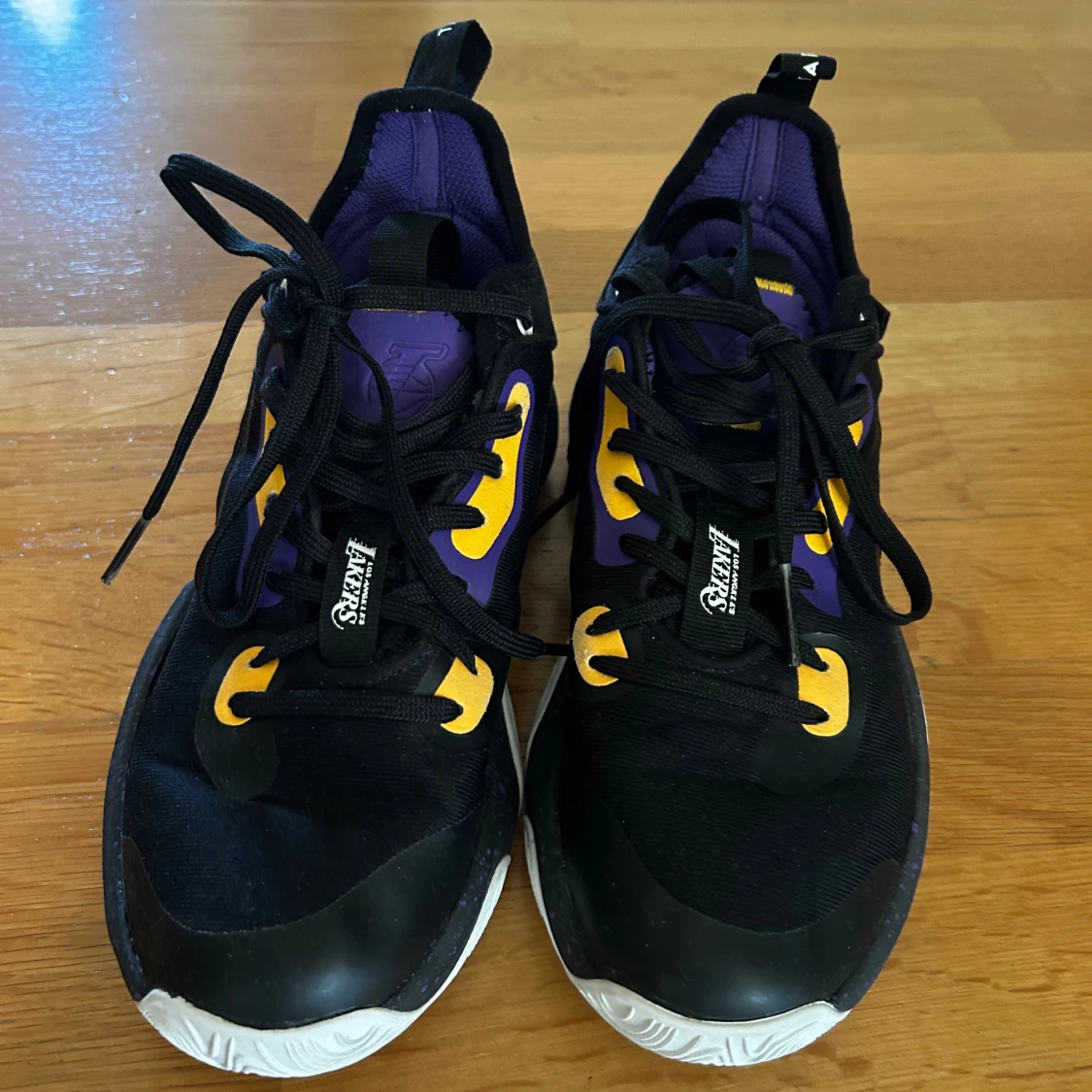 Basket Lakers sneakers svart/lila/gul
