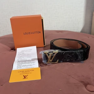 Louis v bälte   - Helt nya med kvitto 