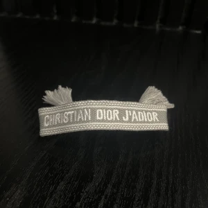 Christian dior armband  - Sprillans nytt armband! Go och hållbar investering! Vid minsta fundering kontakta oss✔️