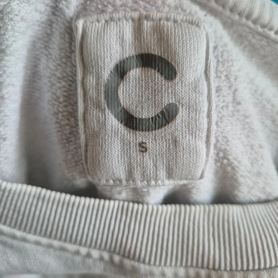 Svart och vit sweatshirt - 2