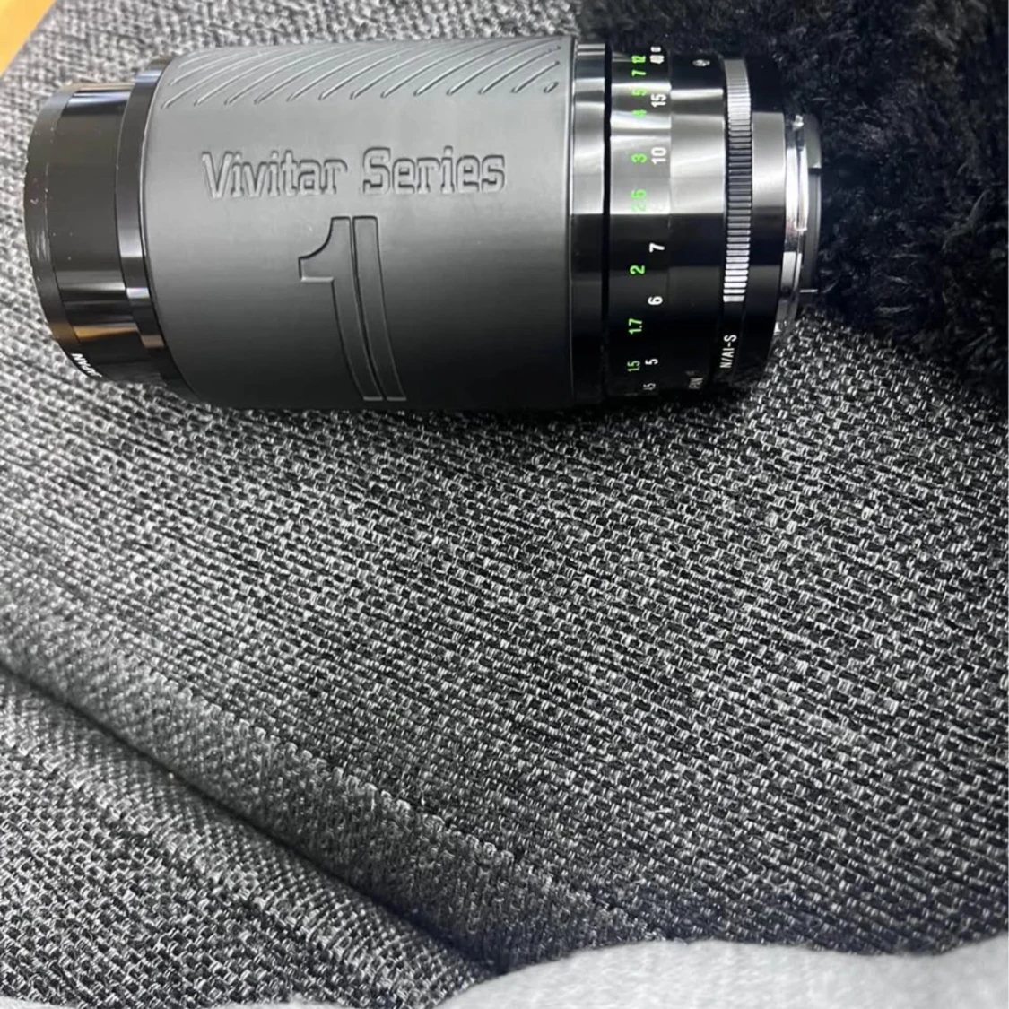 Vivitar Series 1 70-210mm f/2.8-4.0 Macro Zoom Lens - 4