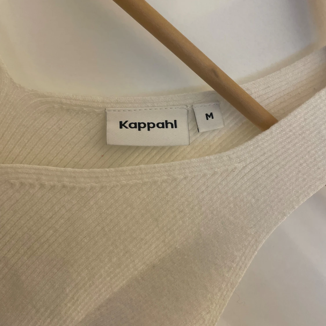 Vit ribbad linnetopp från Kappahl - 1