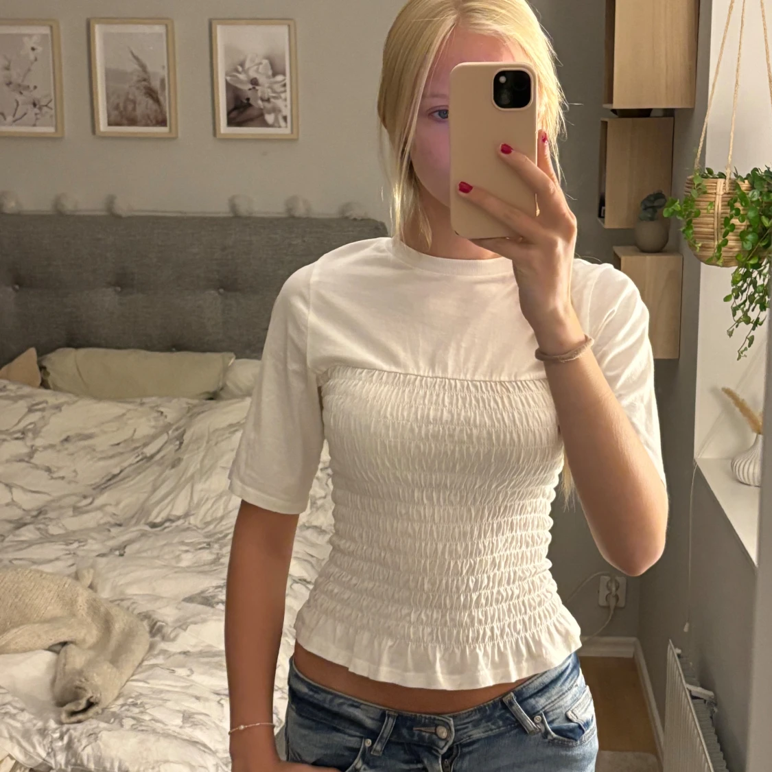 Vit smockad topp från H&M Divided