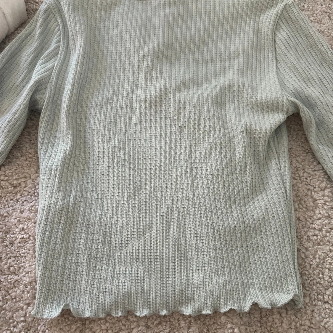 Ljusgrön ribbad topp från Gina Tricot - 1