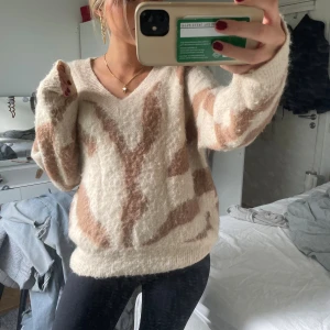  stickad tröja - Så så härlig stickad tröja💓💓